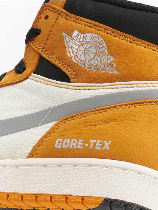 Jordan Sneaker High Element Gore-Tex orange