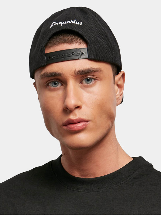 Mister Tee Casquette Snapback & Strapback Zodiac Yp Classics 5-Panel Premium Curved Visor noir