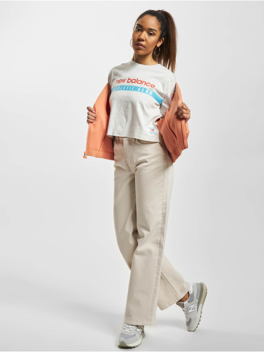 New Balance Camiseta Essentials Field Day Boxy gris