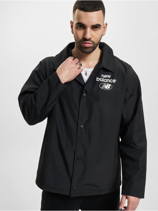 New Balance Chaqueta de entretiempo Essentials negro