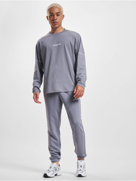 New Balance joggingbroek Essentials Fleece grijs