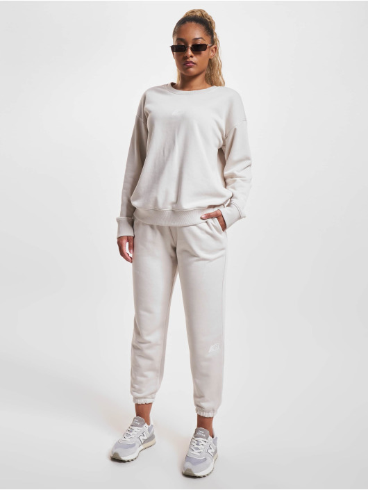 New Balance joggingbroek Essentials wit