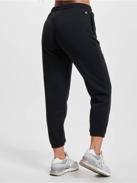 New Balance joggingbroek Essentials zwart