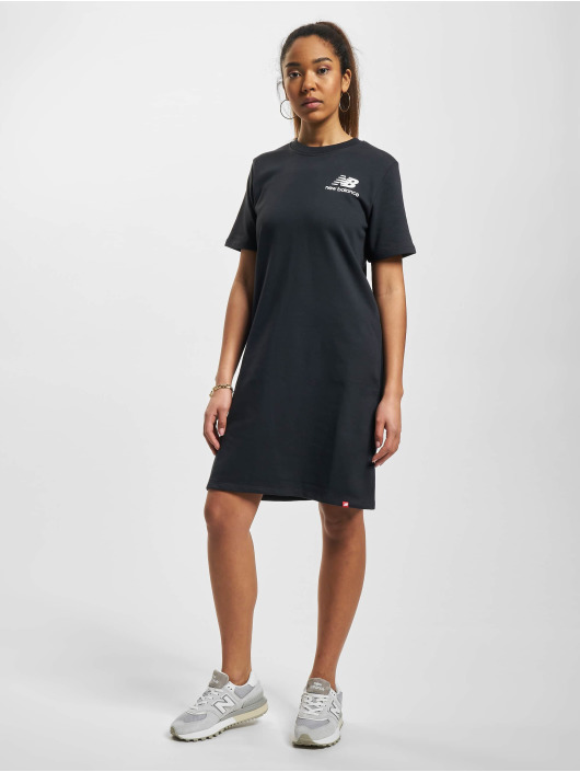 New Balance jurk Essentials zwart