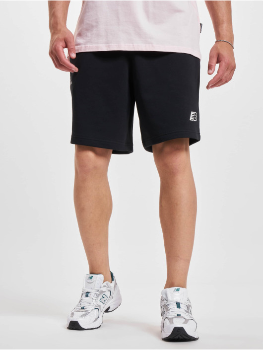 New Balance Herren Shorts Essentials Fleece in schwarz