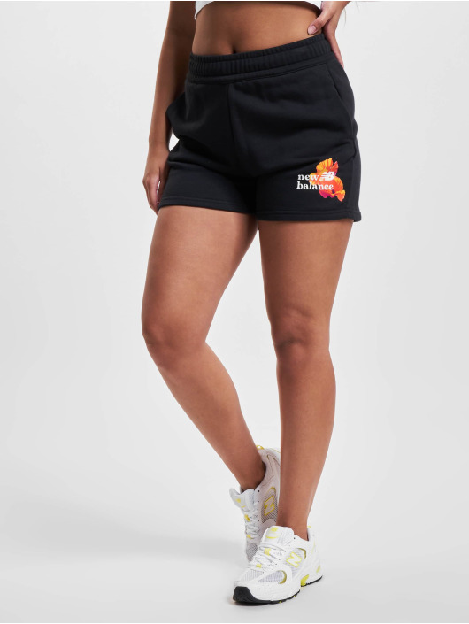 New Balance shorts Essentials Super Bloom New zwart