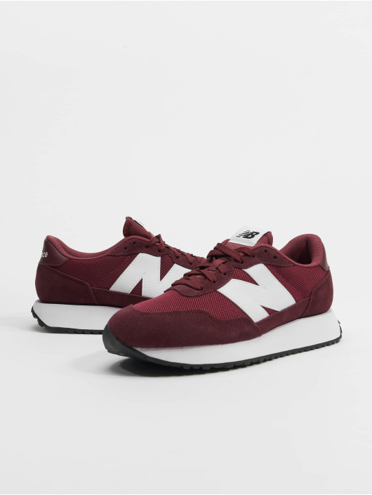 New Balance Snejkry 237 červený