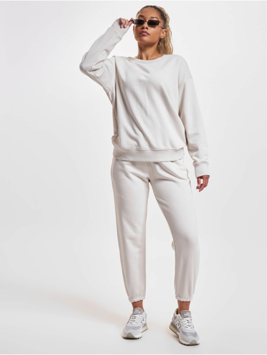 New Balance Svetry Essentials bílý