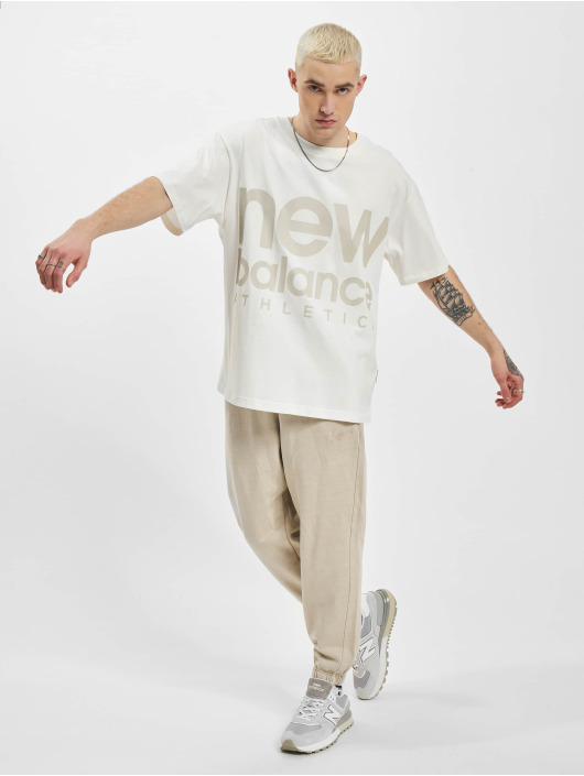 New Balance T-Shirt Athletics Out Of Bounds beige