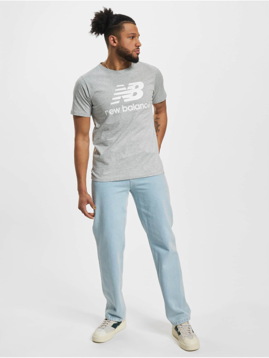 New Balance T-Shirt Essentials Logo grau