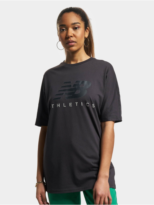 New Balance Damen T-Shirt Athletics Oversized in grau CQ8398