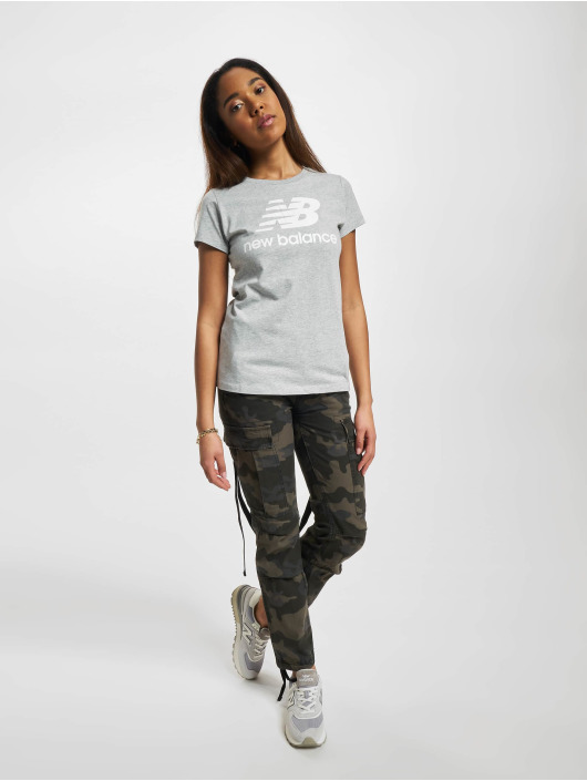 New Balance t-shirt Essentials Stacked Logo grijs