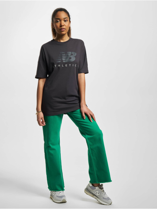 New Balance t-shirt Athletics Oversized grijs