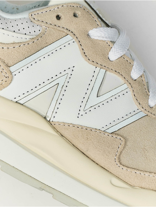 New Balance Zapatillas de deporte Scarpa Lifestyle M5740 Uomo Suede Perf. Leather beis
