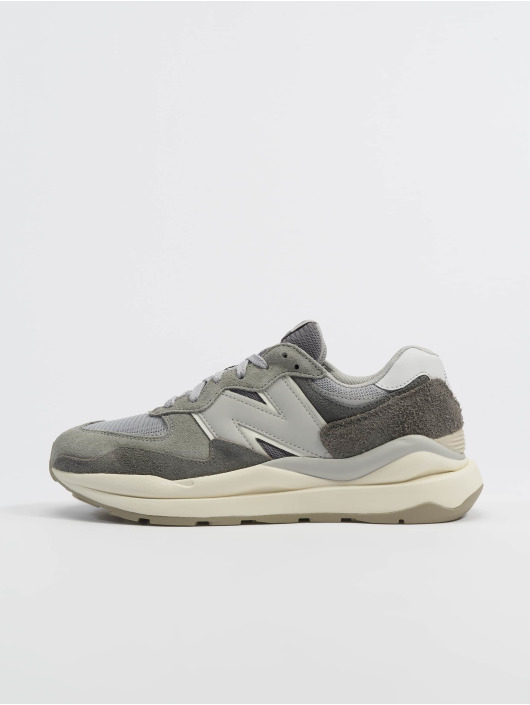 New Balance Zapatillas de deporte Scarpa Lifestyle 57/40 Uomo Suede Mesh gris