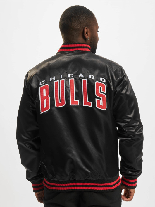New Era Bomberjack NBA Chicago Bulls Satin Wordmark zwart