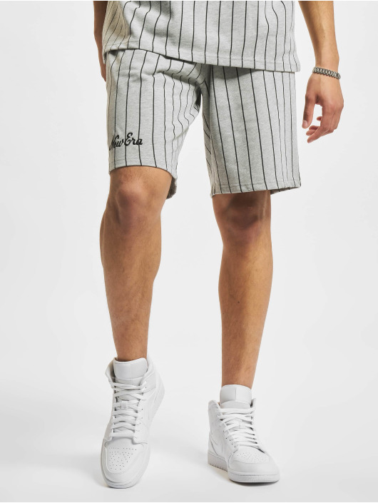 New Era Pantalón cortos Pinstripe gris