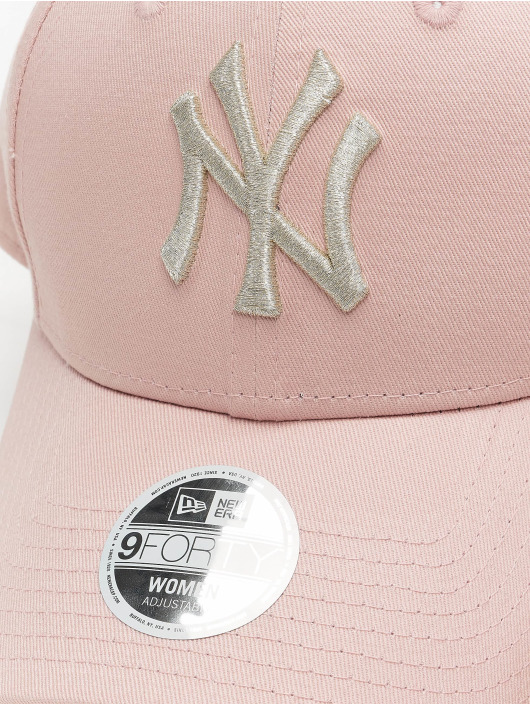 New Era Snapback Caps Metallic Logo 9 Forty New York Yankees růžový