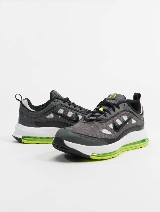 Nike Baskets Air Max AP gris