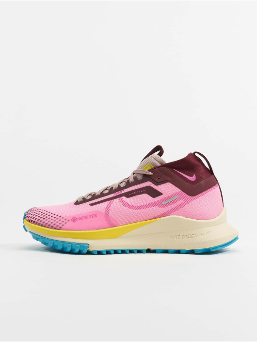 Nike Baskets React Pegasus Trail 4 Gtx magenta
