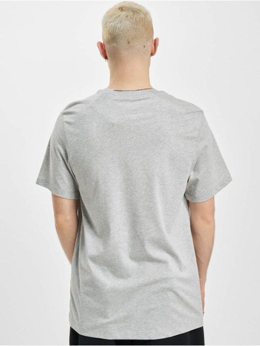 Nike Camiseta NSW Sustainability gris