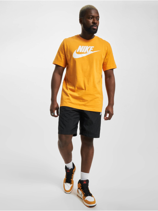 Nike Camiseta Sportswear naranja