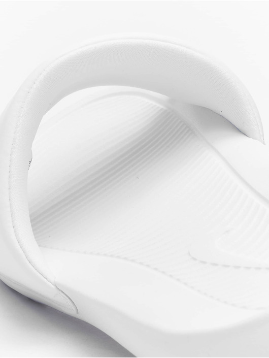 Nike Claquettes & Sandales Victori One Slide blanc