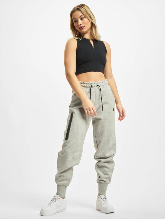 Nike Jogginghose Tech Fleece Essntl grau