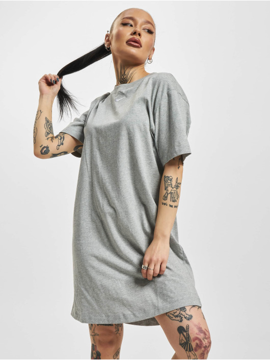 Nike jurk Essential Short Sleeve grijs