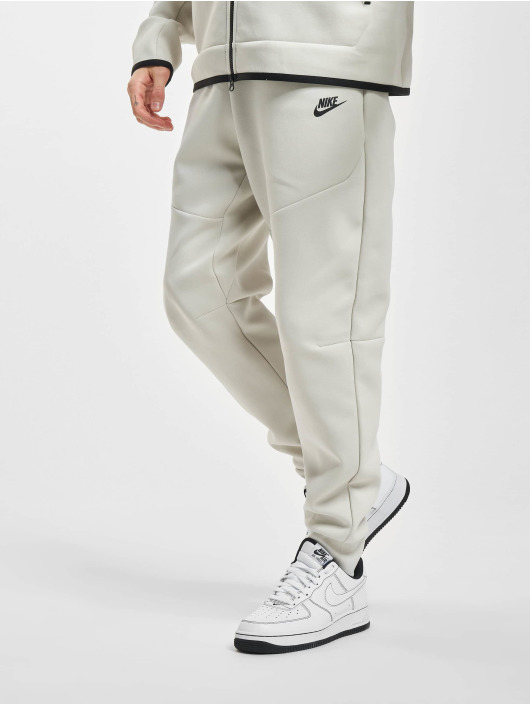 Nike Pantalón / deportivo Sportswear Tech Fleece en beis 975211