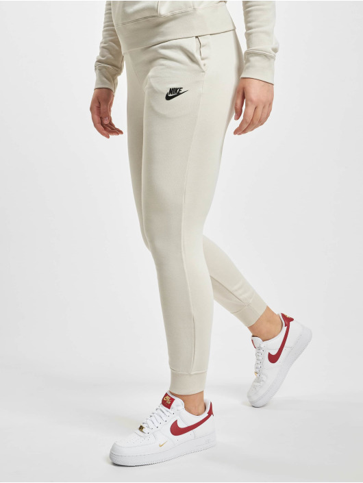 Sin lugar a dudas Duquesa Asesinar Nike Pantalón / Pantalón deportivo Essential Fleece en marrón 929998