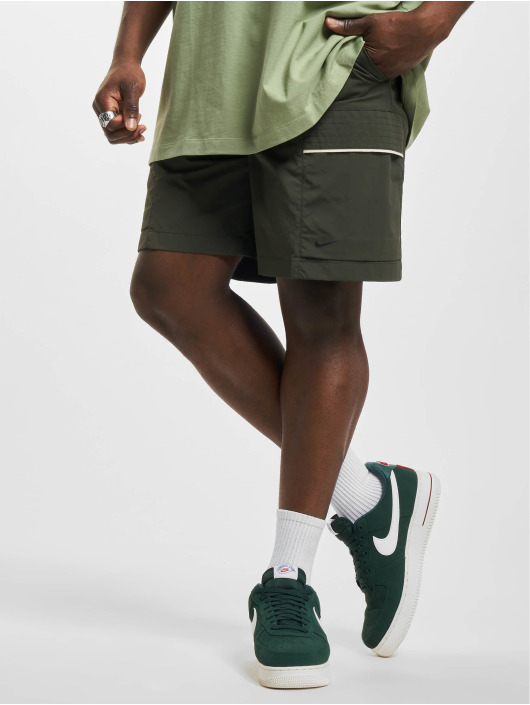 Nike Herren Shorts Nsw Utility in grün