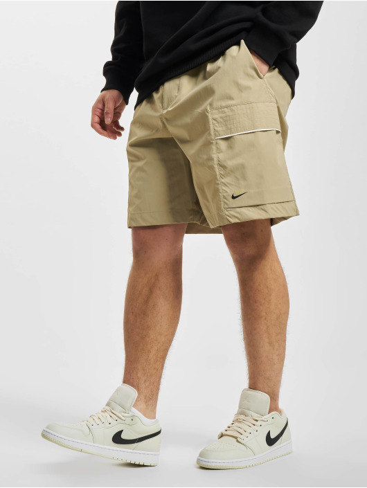 Nike Shortsit 195868386875 beige