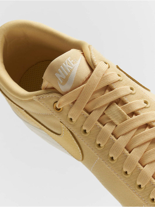 Nike Sneaker Blazer Low Platform Cnvs giallo