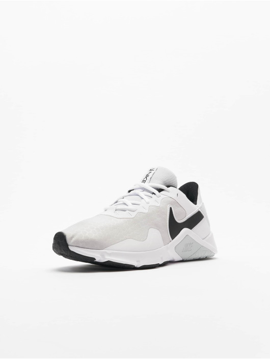 Nike Sneaker Legend Essential 2 grau