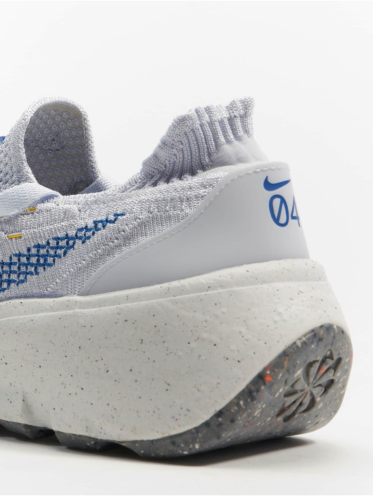 Nike Sneaker Space Hippie 04 grau