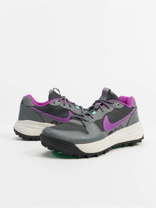 Nike Sneaker Acg Lowcate in grau