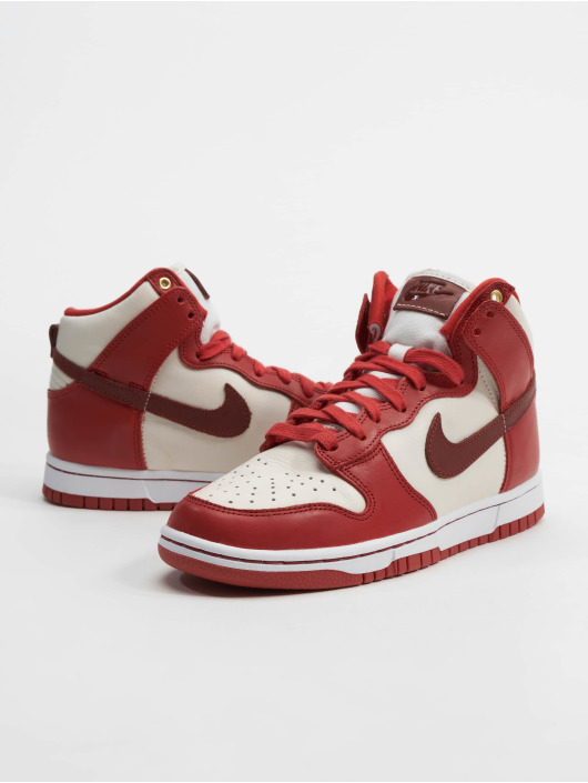 Nike Sneaker Dunk High Lxx rosso