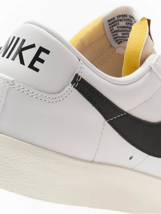 Nike Sneaker Blazer Low '77 Vintage weiß