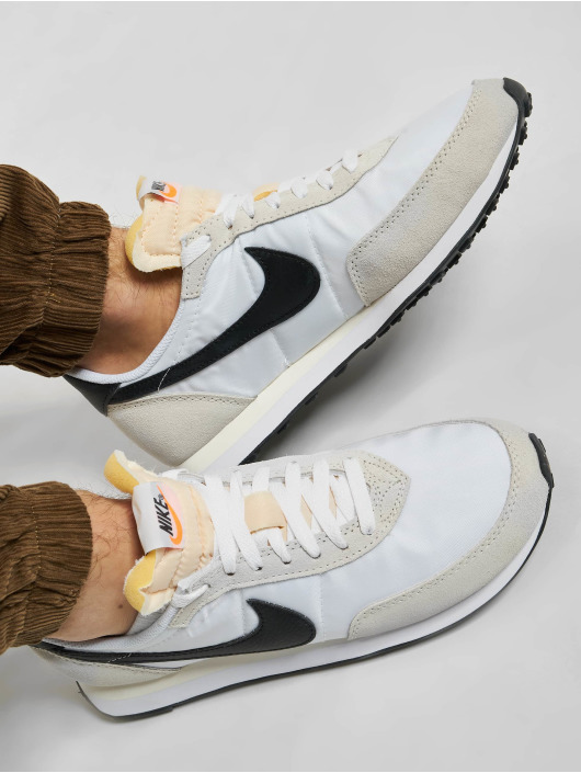 def-shop.com | Nike Herren Sneaker Waffle Trainer 2 in weiß