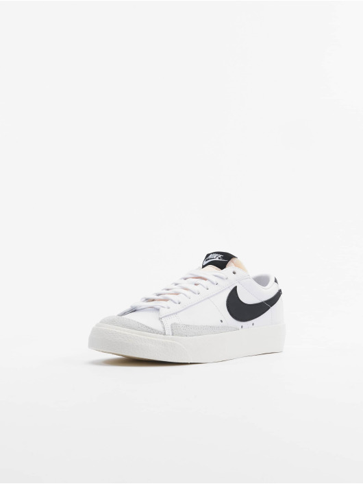 Nike Sneaker Blazer Low '77 weiß