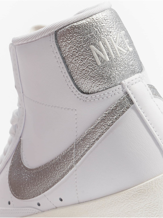 Nike Sneaker Blazer Mid weiß