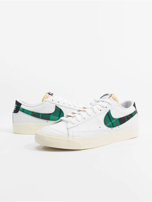 Nike Sneaker Blazer Low '77 Premium in weiß