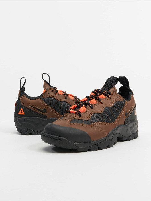 Nike Sneakers Acg Air Mada brun