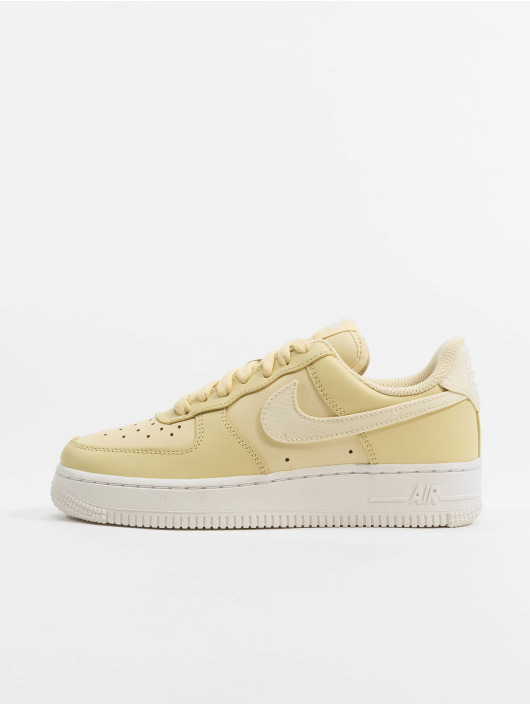 Nike Sneakers Air Force 1 '07 Essential yellow