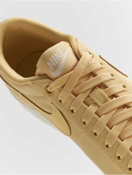 Nike Snejkry Blazer Low Platform Cnvs žlutý