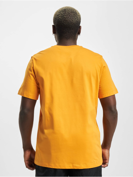 Nike T-paidat Sportswear oranssi