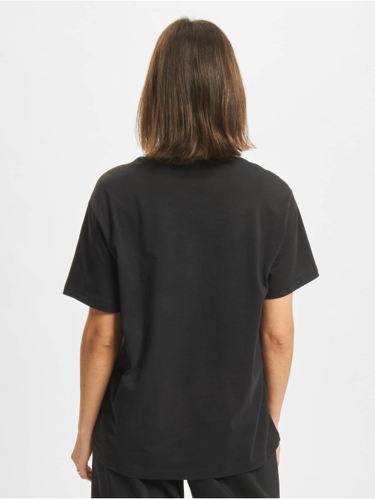 Nike T-Shirt Essential Bf Lbr black