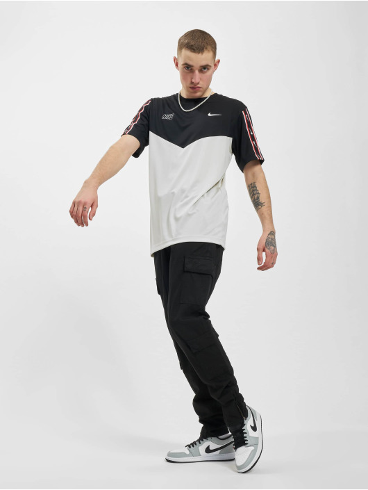 Nike T-Shirt NSW Repeat black