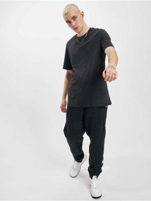 Nike T-Shirt NSW Sustainability black